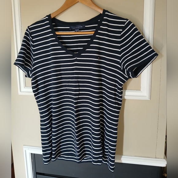 Tommy Hilfiger‎ V Neck Tee Women's Size Large - Picture 4 of 7
